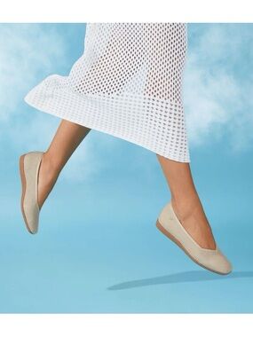 VIVAIA • Margot Walker ballet flats Lightweight Square-Toe V-Cut Almond Crochet